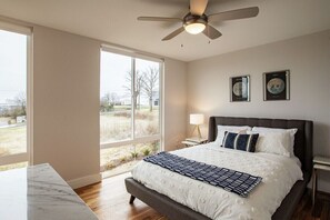 4 bedrooms, free WiFi, bed sheets - ~ Rooftop lounge ~ 4 bed ~ Sleeps 10! (Nashville)