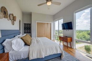 8 bedrooms, iron/ironing board, free WiFi, bed sheets