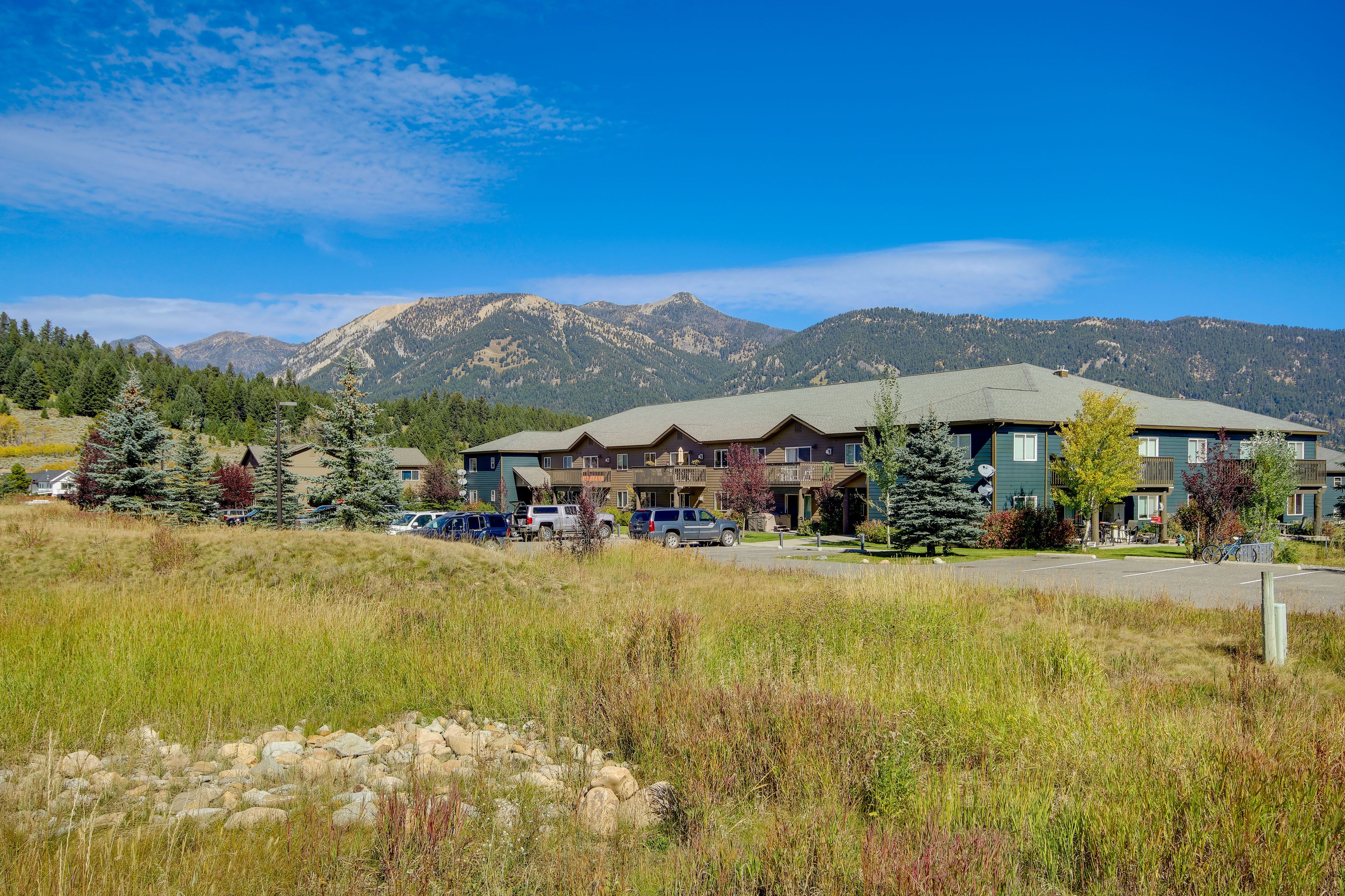 Big Sky Condo - Patio, Fireplace & Mountain Views