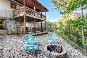 Property grounds - Just Poolin' Around (Pigeon Forge)