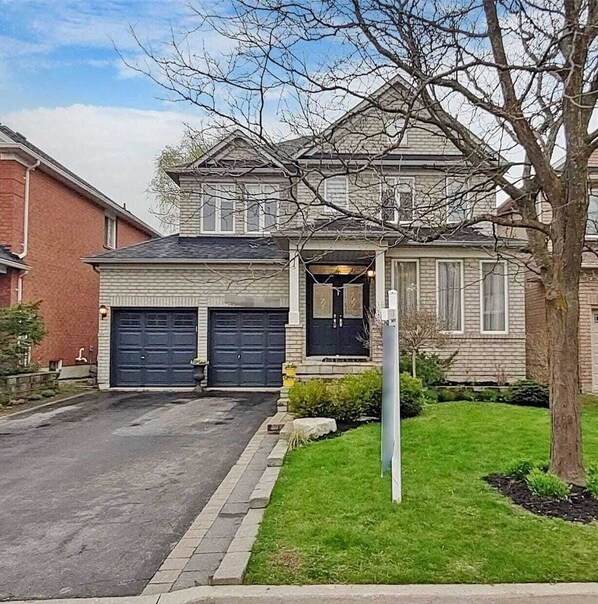 Exterior - Confortable 2 Bedroom basement - 20 Min from Airport (Mississauga)