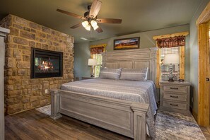 เคบิน, หลายเตียง, อ่างน้ำวน | 5 ห้องนอน, ห้องพักตกแต่งอย่างมีเอกลักษณ์, ตกแต่งพิเศษโดยเฉพาะ, โต๊ะทำงาน