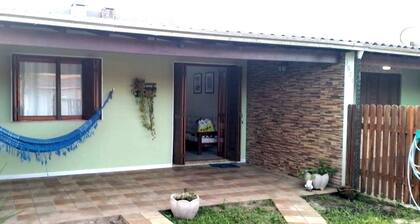 Casa Encantadora em CapĂŁo Novo - PrĂłxima Ă Praia e Supermercado