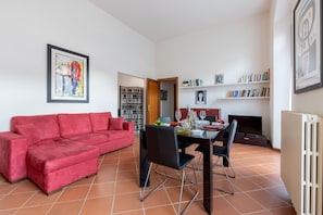 TV - Corte San Domenico Superior Bright Apartment (Pisa)