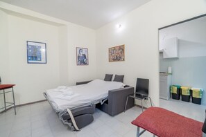 1 habitación, tabla de planchar con plancha, internet y ropa de cama 