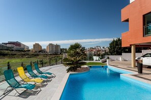 Indoor pool - JOIVY Elegant villa w/ dual pools in Carnaxide (Carnaxide)