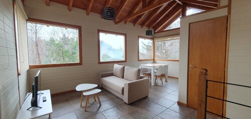 Cabaña Ideal Para el Descanso y Vacaciones. Ubicada en la Montaña y en el Bosque