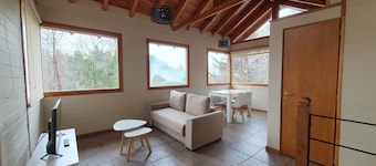 Cabaña Ideal Para el Descanso y Vacaciones. Ubicada en la Montaña y en el Bosque