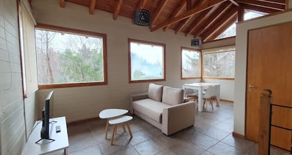 Cabaña Ideal Para el Descanso y Vacaciones. Ubicada en la Montaña y en el Bosque