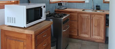 Frigorifero, microonde, forno, macchina per tè/caffè