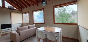 Smart TV - Cabaña Ideal Para el Descanso y Vacaciones. Ubicada en la Montaña y en el Bosque (San Martin de los Andes)