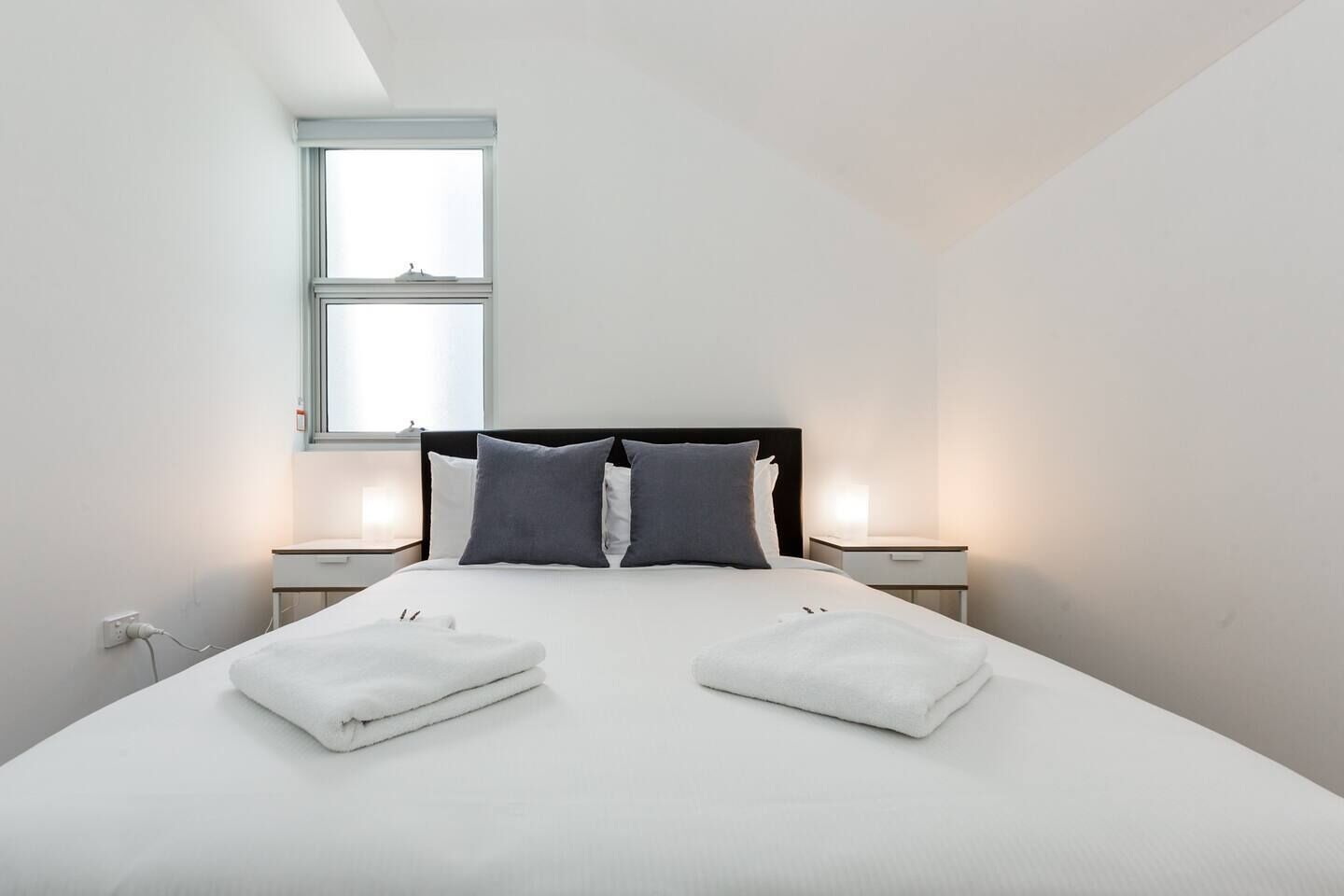 Urban Oasis Custom Made For Cosmopolitan Living - Sydney Opera House