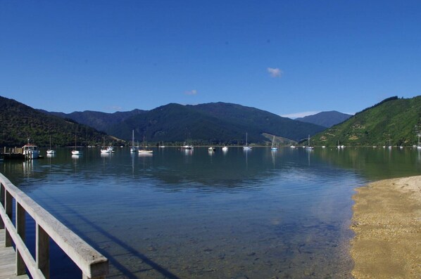 Marina - Anakiwa Self-contained Bay View Apartment (Anakiwa)