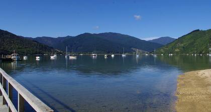 Anakiwa Self-contained Bay View Apartment