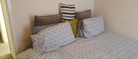 1 多间卧室、免费 WiFi、床单