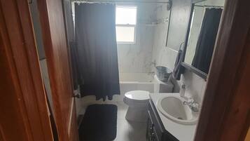 Towels, soap, shampoo, toilet paper