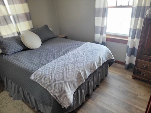 Vacation Rental!! HUNTERS, SKIERS, and All WELCOME!