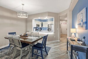Dining - Atlantis 205B - Beachers Landing - Renovated (St. Augustine Beach)