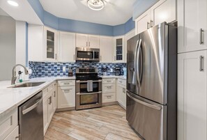 Coffee/tea maker, fridge, microwave, oven - Atlantis 205B - Beachers Landing - Renovated (St. Augustine Beach)