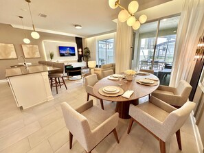 Dining - (2412RT) STOREY LAKE - BEST DISNEY LOCATION - HUGE CLUBHOUSE - THEME ROOMS! (Kissimmee)