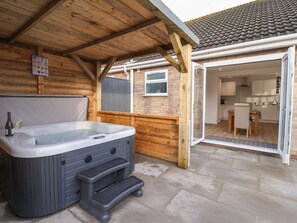 Cottage | Property grounds