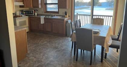 Lovely 3- Bedroom close to Hospital in Mauston