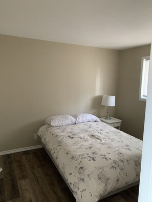 2 bedrooms, WiFi, bed sheets - Serene Four Season Getaway on Beautiful Jack Lake (Burk's Falls)