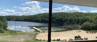 Serene Four Season Getaway on Beautiful Jack Lake