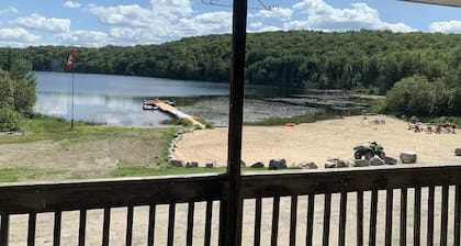Serene Four Season Getaway on Beautiful Jack Lake