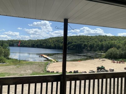 Serene Four Season Getaway on Beautiful Jack Lake