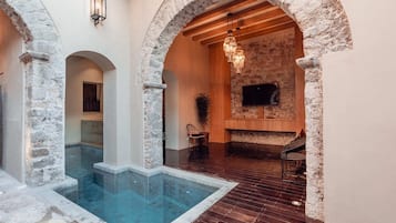Outdoor pool, a heated pool