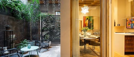Deluxe Apartment, 2 Bedrooms, 2 Bathrooms, Ground Floor | Terrace/patio