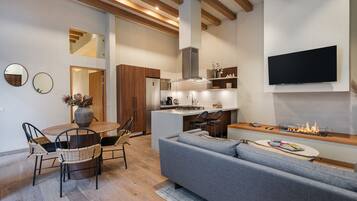 Standard Apartment | Living area | Flat-screen TV, fireplace