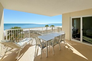 Outdoor dining - Sandy Key 328 | Pools, Hot Tub & Tennis | My Beach Getaways (Pensacola)