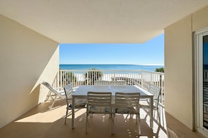 Outdoor dining - Sandy Key 328 | Pools, Hot Tub & Tennis | My Beach Getaways (Pensacola)