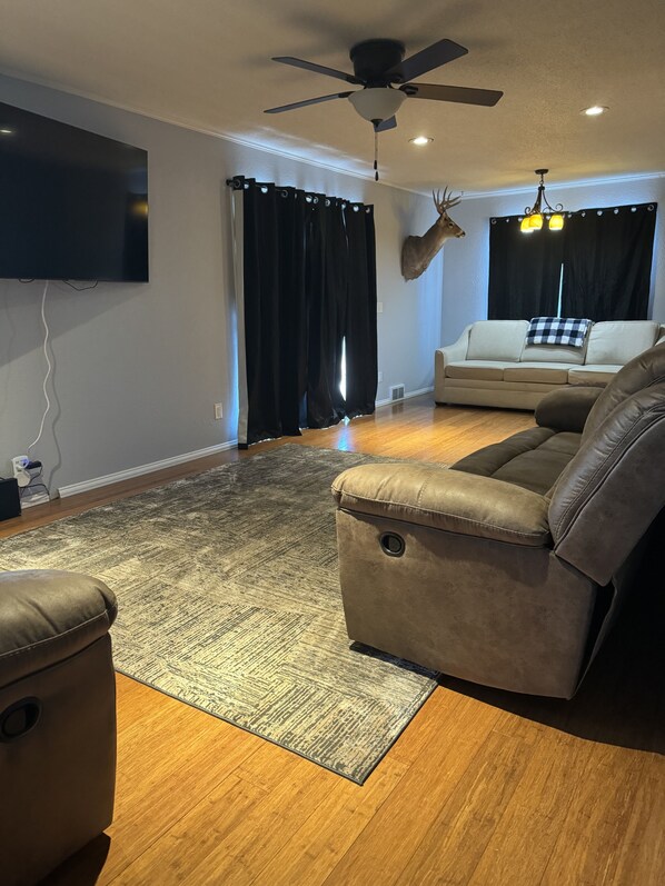 Smart TV - Anglers Lodge 3 (Webster)