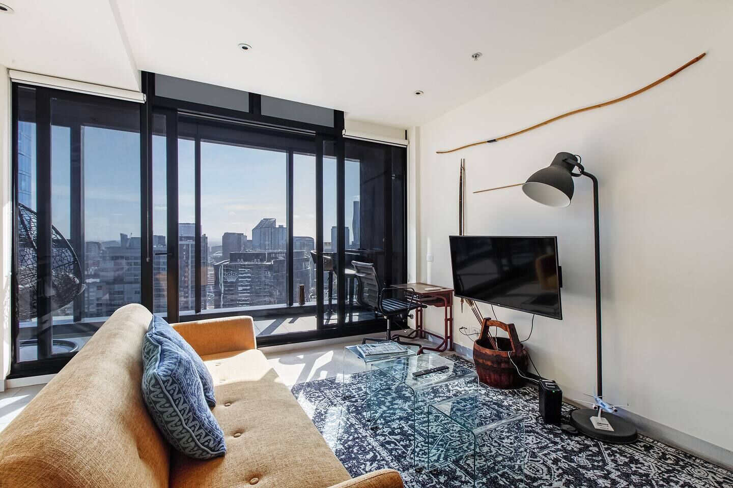 Skyline Allure Stunning Views And Urban Wellness - Kensington