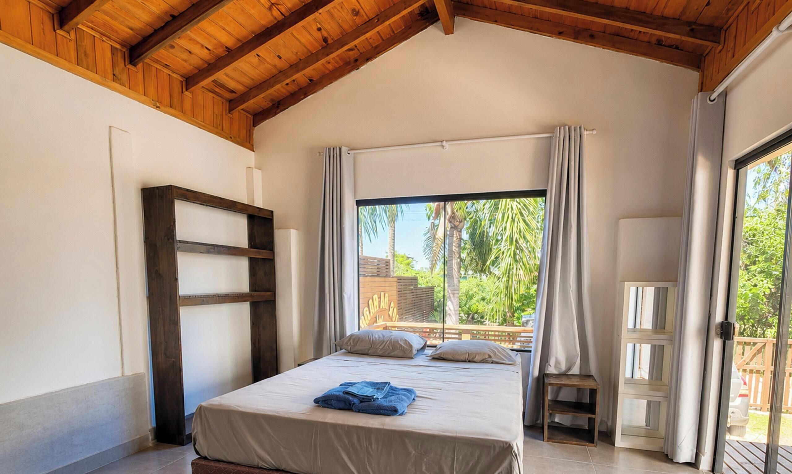 Chalé 7 - Lugar ao Sol - Flats c/ Cozinha no Rosa | 1 bedroom, Egyptian cotton sheets, premium bedding, desk