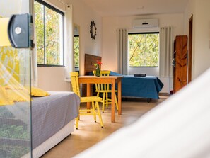 Premium Apartment, Kitchenette, City View | Dining