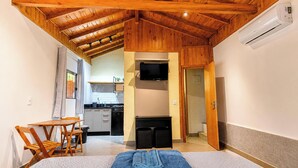 Chalé 7 - Lugar ao Sol - Flats c/ Cozinha no Rosa | 起居区