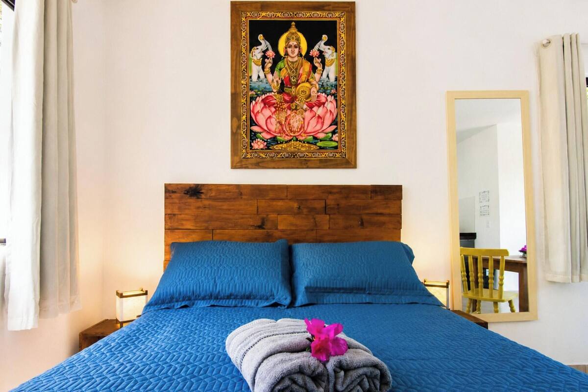 Flat 1|2 - Lugar ao Sol - Flats c/ Cozinha no Rosa | 1 bedroom, Egyptian cotton sheets, premium bedding, desk