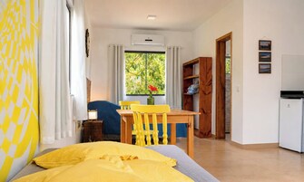 Flat 3|4 - Lugar ao Sol - Flats c/ Cozinha no Rosa | Zona de estar | Una Smart TV, Netflix, películas de pago, servicios de streaming