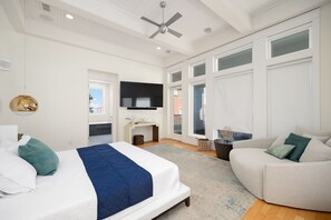 7 bedrooms, iron/ironing board, free WiFi, bed sheets