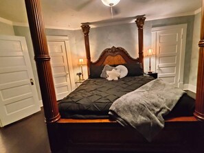 4 bedrooms, iron/ironing board, travel cot, free WiFi