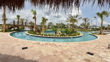 Een verwarmd zwembad