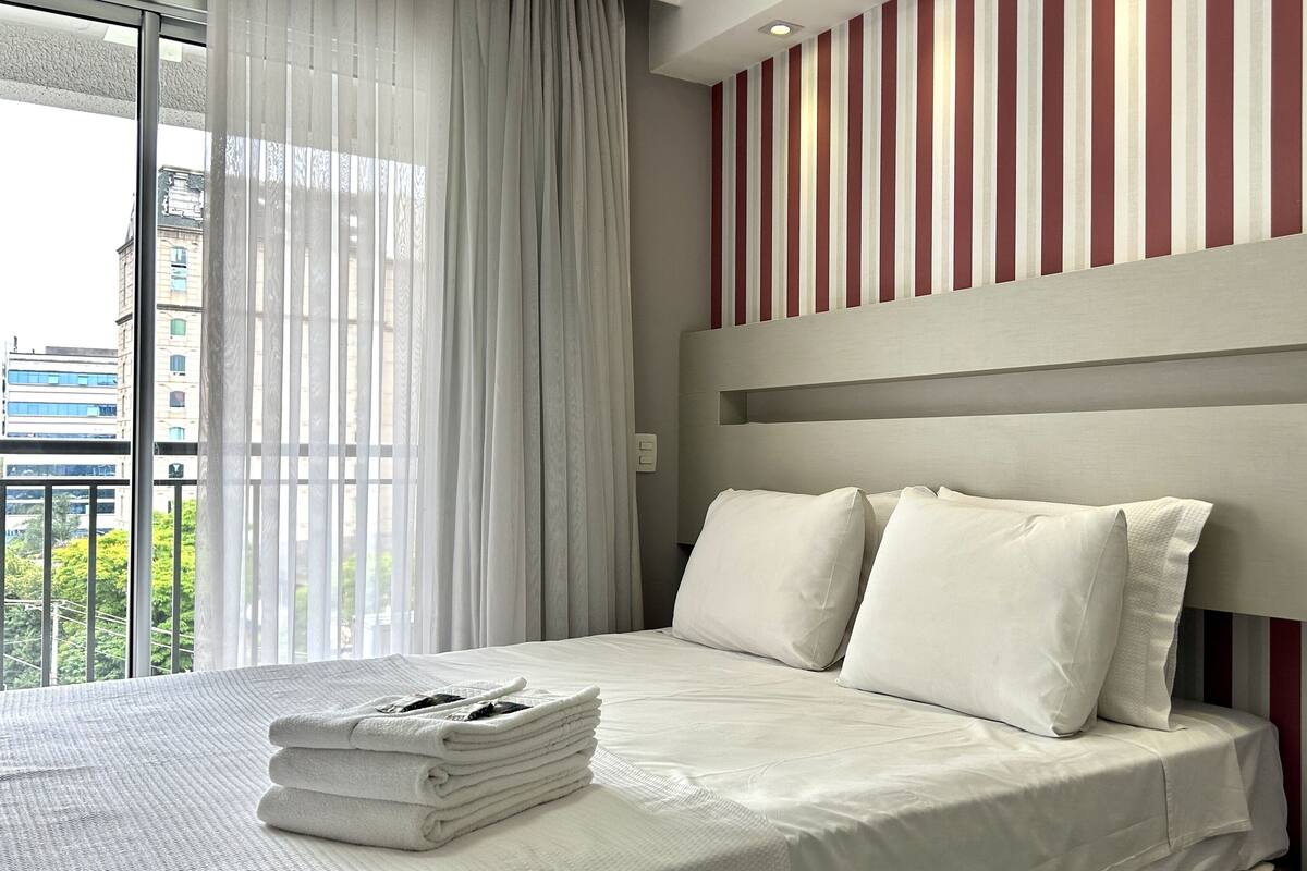 Decoración personalizada, muebles diferentes y wifi gratis