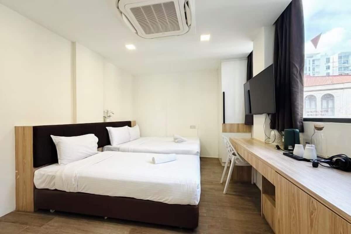 Värdeförvaringsskåp på rummet, skrivbord, gratis wi-fi och sängkläder