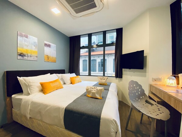 Comfy Twin Room | セーフティボックス (室内)、デスク、WiFi (無料)、ベッドシーツ