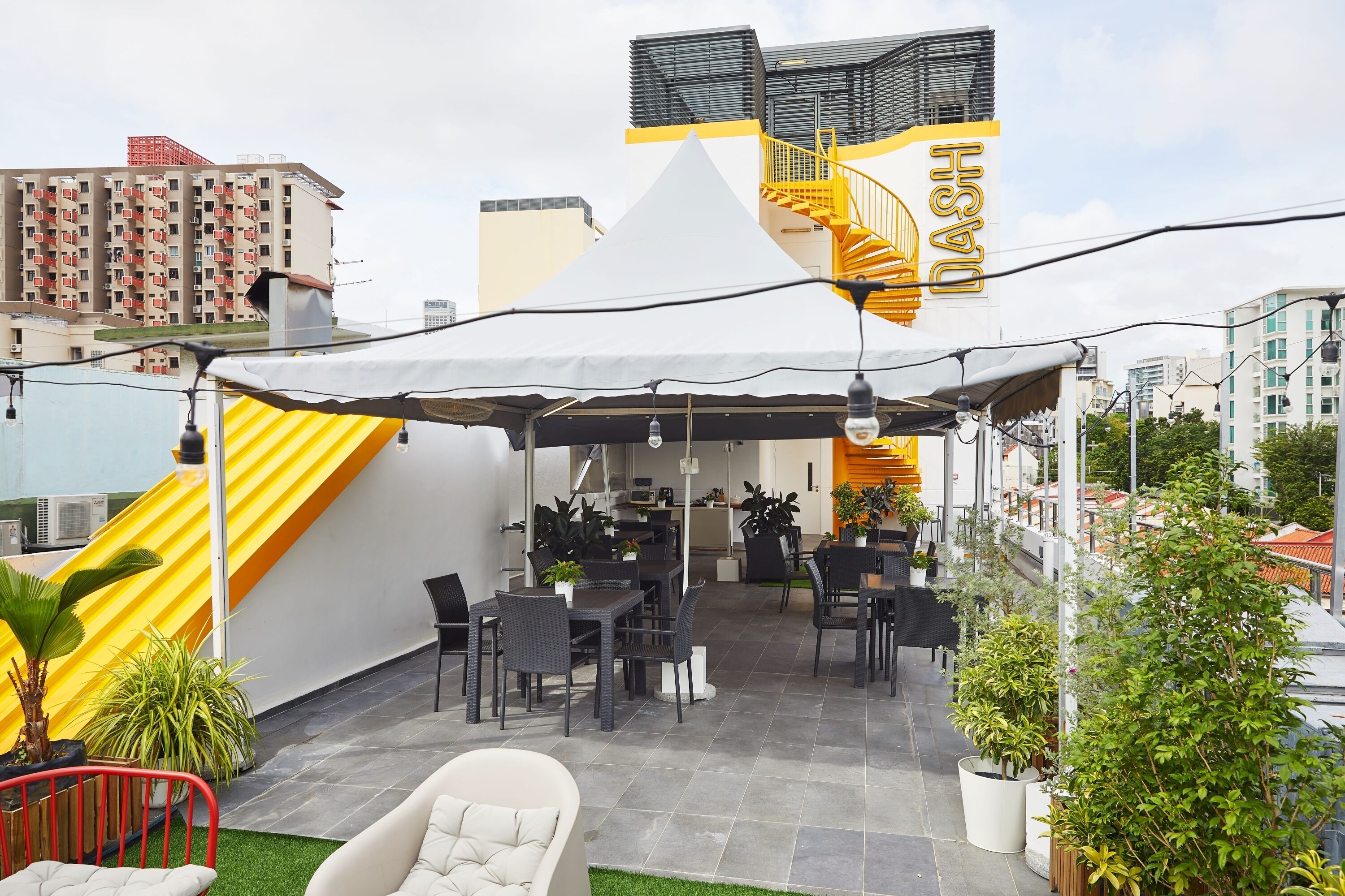 Frigobar, microondas, tetera/pava eléctrica