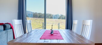 Kangarooby Cottage – A Peaceful Off-grid escape